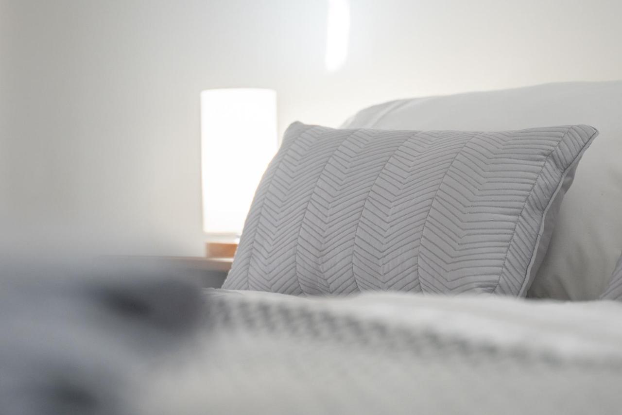 Dwellcome Home Ltd 2 King Beds West End Apt, Half Mile To Union Street Yet Quiet, Free Allocated Parking Space At Rear Entrance & Fast Wifi, Ideal For Long Term Contractor, Corporate, Etc Stays, Regular Housekeeping Option - See Our Site For Assuranc Абърдийн Екстериор снимка