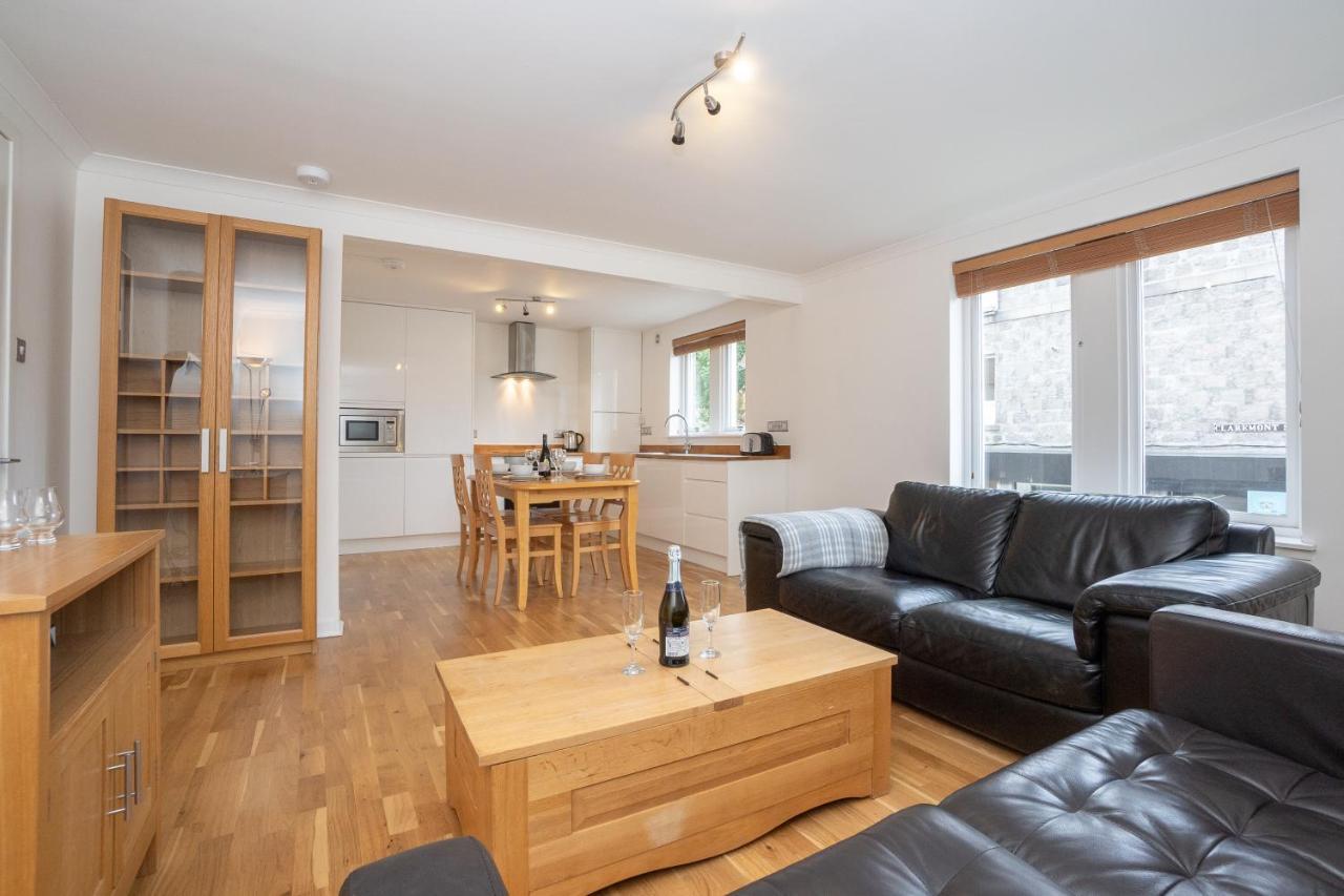 Dwellcome Home Ltd 2 King Beds West End Apt, Half Mile To Union Street Yet Quiet, Free Allocated Parking Space At Rear Entrance & Fast Wifi, Ideal For Long Term Contractor, Corporate, Etc Stays, Regular Housekeeping Option - See Our Site For Assuranc Абърдийн Екстериор снимка